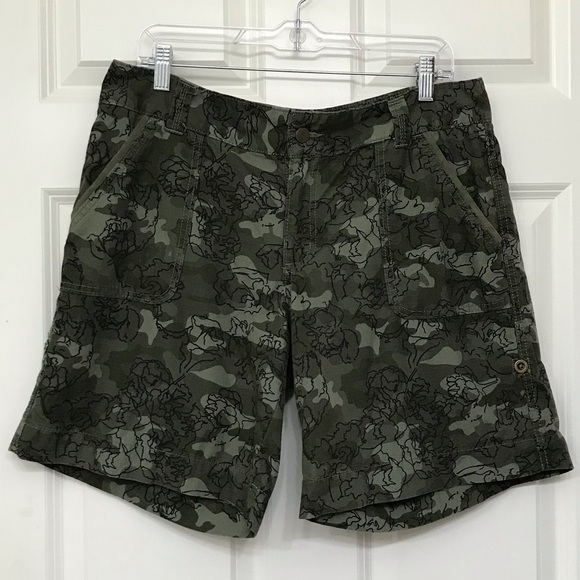 Carhartt El Paso Original Fit Camo Shorts Outdoor Ladies 12 Green Short Pants - Picture 2 of 14